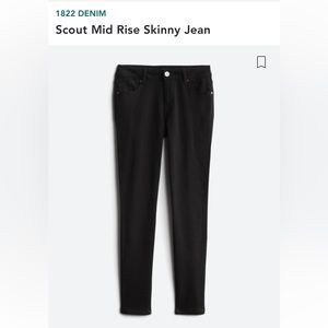 1822 Denim - Scout Mid-Rise Black skinny jeans - size 10/30